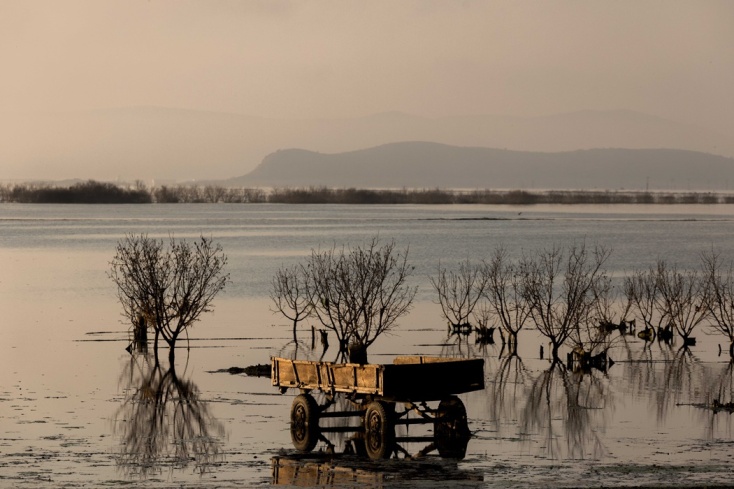 Η Λίμνη Κάρλα επτά μήνες μετά τις καταστροφικές πλημμύρες