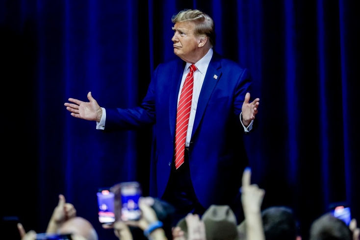 Ο Τραμπ προηγείται του Μπάιντεν σε έξι κρίσιμες Πολιτείες 