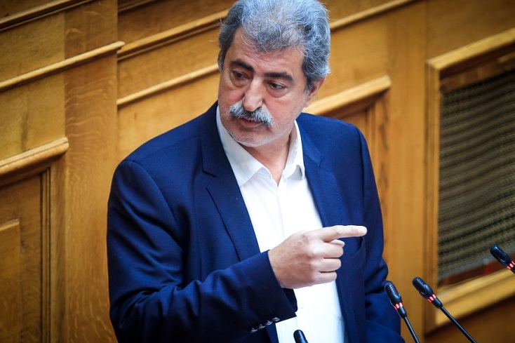 Ο βουλευτής του ΣΥΡΙΖΑ Παύλος Πολάκης μιλάει στο βήμα της Βουλής