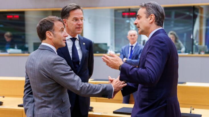 Μακρόν, Ρούτε και Μητσοτάκης λίγο πριν την έναρξη της Συνόδου Κορυφής 