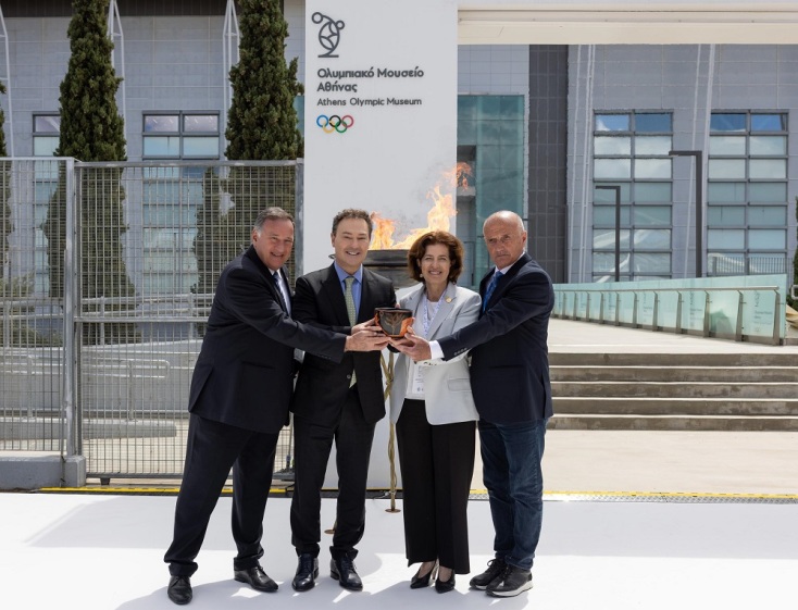 Από Αριστερά: o Πρόεδρος της Ελληνικής Ολυμπιακής Επιτροπής, Σπύρος Καπράλος, ο CEO της Lamda Development, Οδυσσέας Αθανασίου, η Πρέσβης της Γαλλίας, Laurence Auer, ο Πρόεδρος της Επιτροπής Ολυμπιακής Λαμπαδηδρομίας, Θανάσης Βασιλειάδης