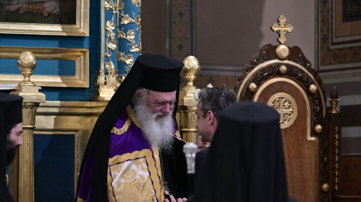 Στη Μητρόπολη ο Κυριάκος Μητσοτάκης για την ακουλουθία της Μεγάλης Πέμπτης 