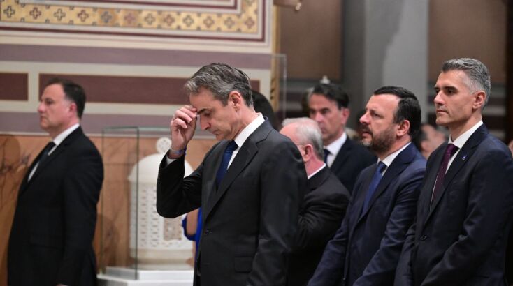 Στη Μητρόπολη ο Κυριάκος Μητσοτάκης για την ακολουθία της Μεγάλης Πέμπτης 