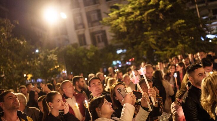 Με λαμπρότητα γιορτάστηκε η Ανάσταση σε ολόκληρη τη χώρα