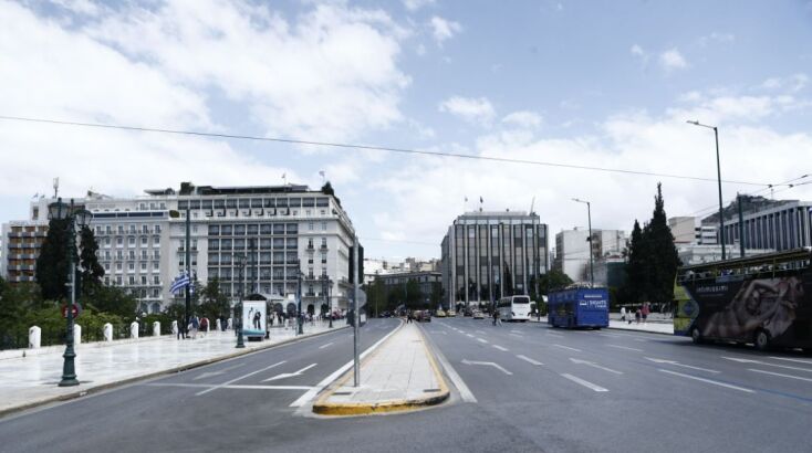 Έρημη πόλη η Αθήνα την Κυριακή του Πάσχα