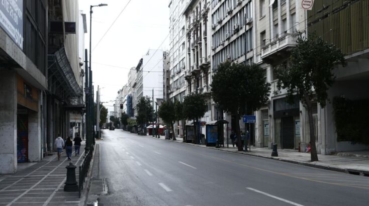 Έρημη πόλη η Αθήνα την Κυριακή του Πάσχα