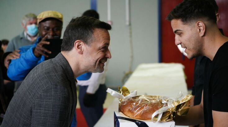 Ο Δήμαρχος Αθηναίων, Χάρης Δούκας, παρέστη στο εορταστικό γεύμα στο Ρουφ 