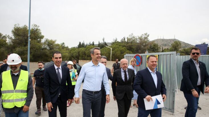 Ο πρωθυπουργός Κυριάκος Μητσοτάκης στο Αττικό Νοσοκομείο 