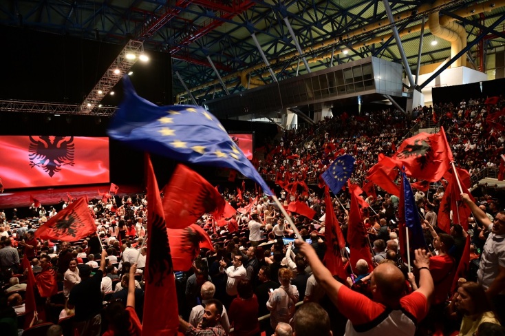 κόσμος, σημαιες, ομιλια