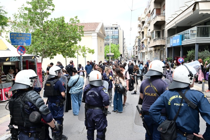 Κλειστοί δρόμοι κατά την επιχείρηση εκκένωσης της κατάληψης στη Νομική Αθηνών