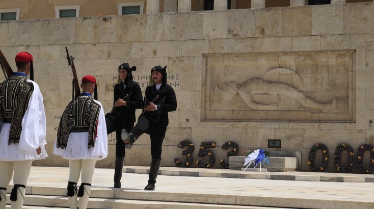 Οι εύζωνες φόρεσαν ποντιακά 