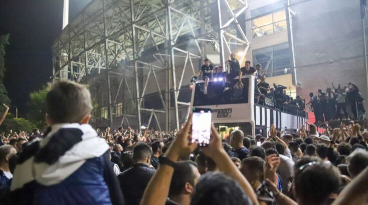 Ολονύχτιο γλέντι στη Θεσσαλονίκη για το πρωτάθλημα του ΠΑΟΚ