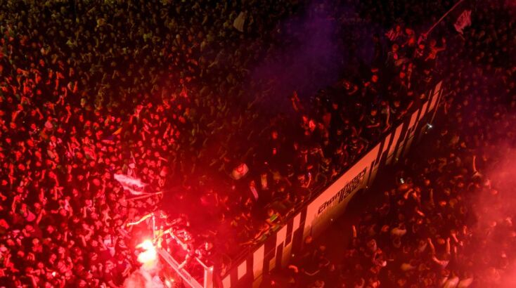 Ολονύχτιο γλέντι στη Θεσσαλονίκη για το πρωτάθλημα του ΠΑΟΚ