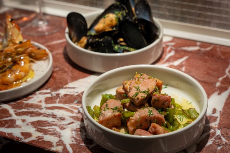 Πινακοθήκη Μωρών: Ένα τσιπουράδικο σε στιλ τάπας μπαρ