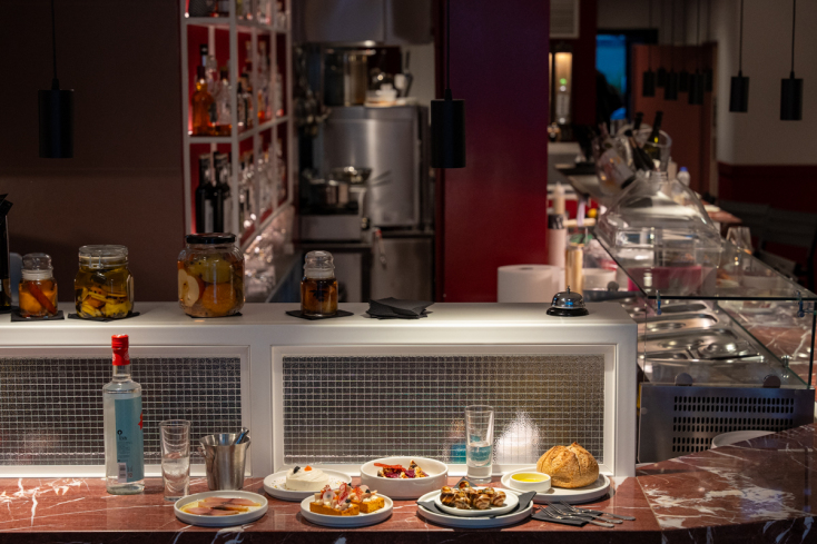 Πινακοθήκη Μωρών: Ένα τσιπουράδικο με στιλ τάπας μπαρ