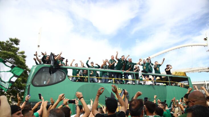 24ωρο ντελίριο στους φιλάθλους του Παναθηναϊκού για την κατάκτηση του έβδομου ευρωπαϊκού τίτλου