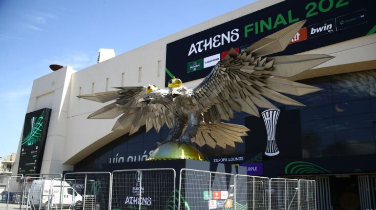 Στα χρώματα του Conference League η Opap Arena 