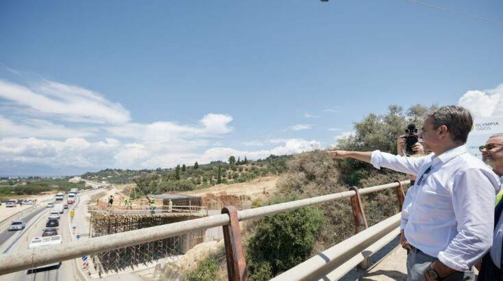 Ο πρωθυπουργός επισκέφθηκε το εργοτάξιο στο πρώτο από τα τρία τμήματα του νέου Οδικού Άξονα Πατρών-Πύργου