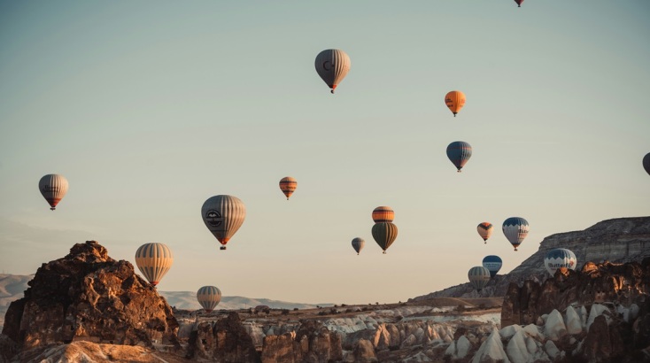 Τα αερόστατα στην Καππαδοκία που συνθέτουν ένα μαγευτικό αποτέλεσμα 