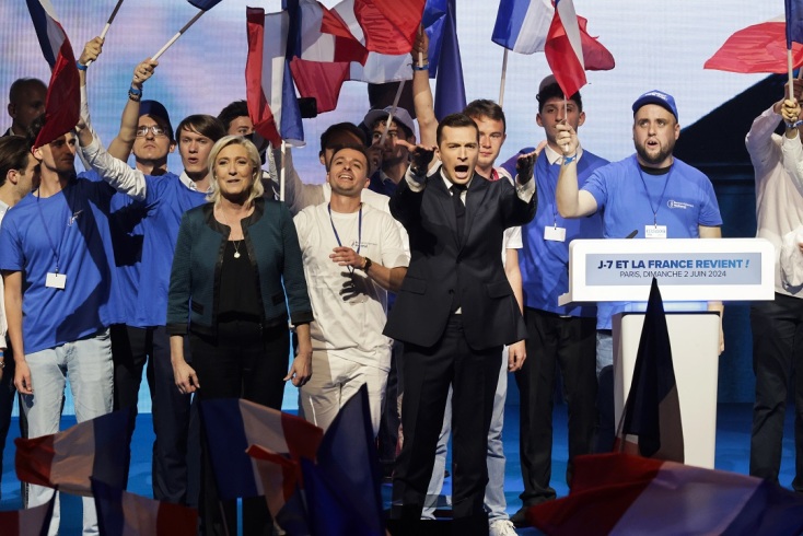 Ευρωεκλογές 2024: Ποιος είναι ο γάλλος Ζορντάν Μπαρντελά, το δεξί χέρι της Λεπέν