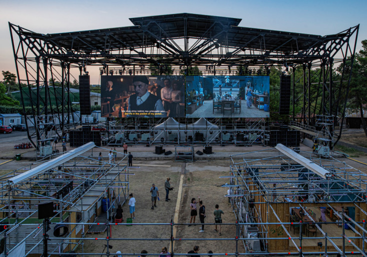 Λούκας Τβαρκόβσκι, Respublika