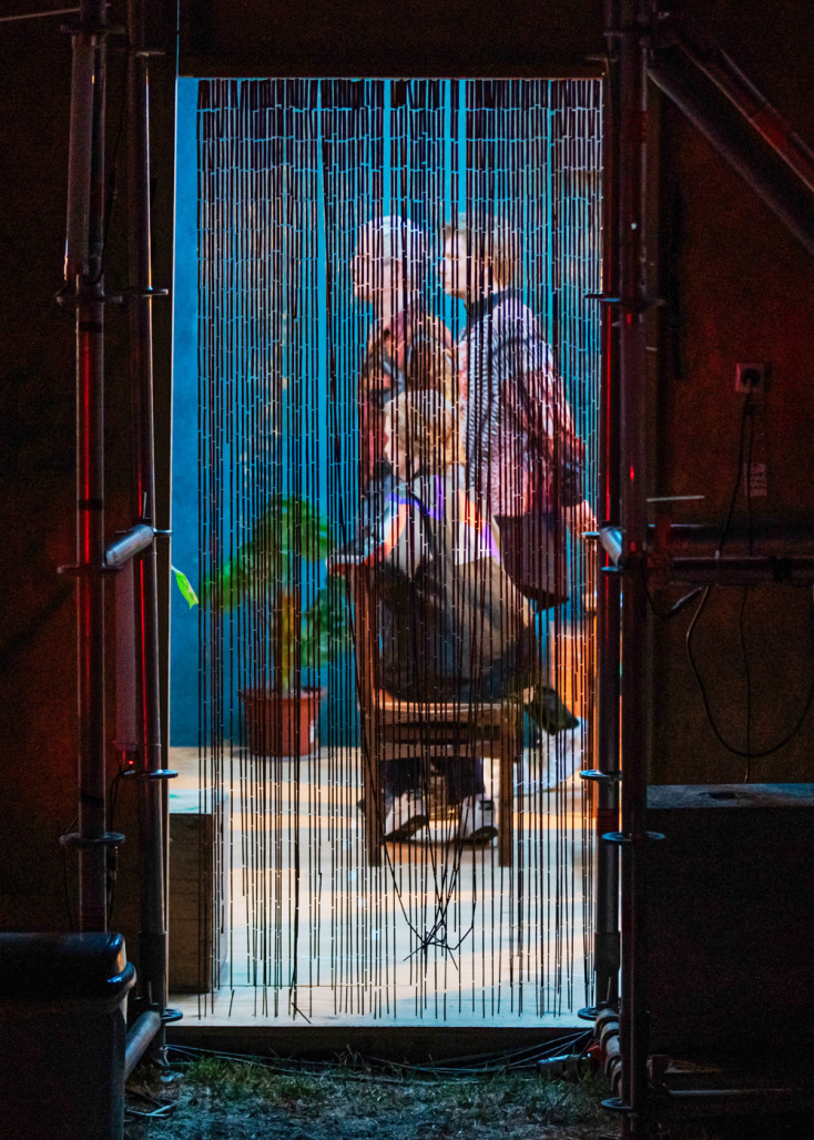 Λούκας Τβαρκόβσκι, Respublika