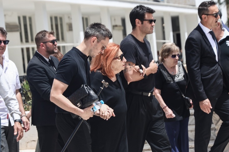Συγγενείς και αγαπημένοι φίλοι είπαν το «τελευταίο αντίο» στη Δέσποινα Στυλιανοπούλου