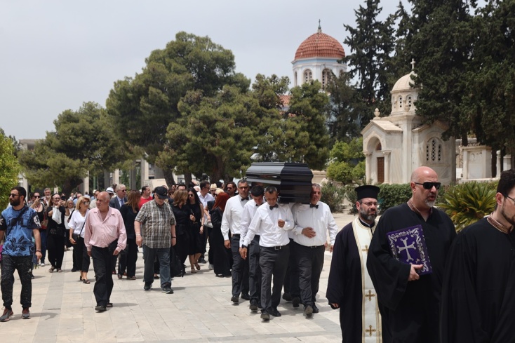 Στιγμιότυπο από την κηδεία της Δέσποινας Στυλιανοπούλου