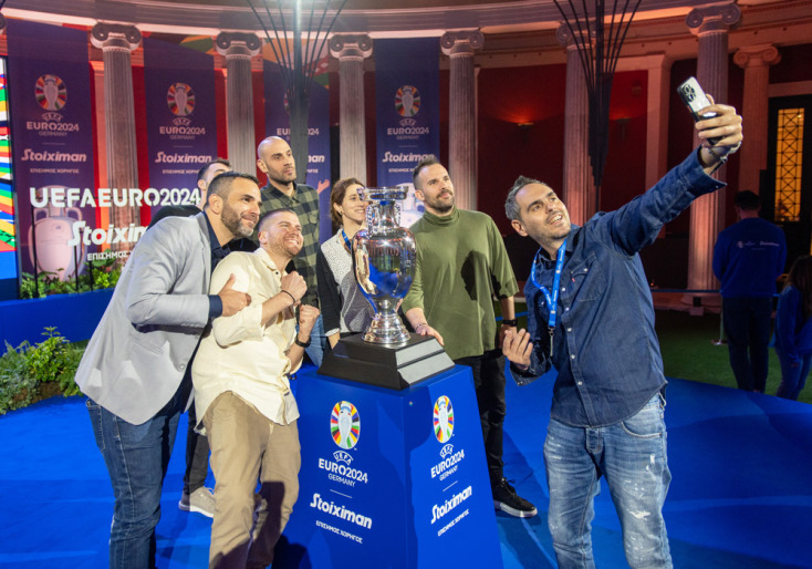 Aπό την εκδήλωση της παρουσίασης του τροπαίου του UEFA EURO 2024™ από τη Stoiximan στο Ζάππειο Μέγαρο