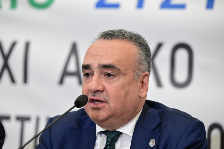 ο Δημήτρης Βερβεσός