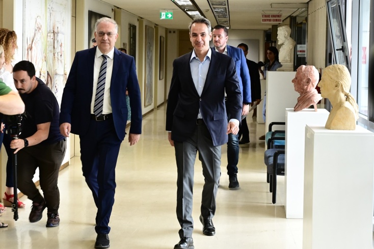 Ο Κυριάκος Μητσοτάκης στη σύσκεψη του Υπουργείου Ανάπτυξης με τον Τάκη Θεοδωρικάκο