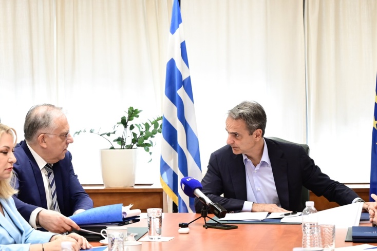 Ο Κυριάκος Μητσοτάκης στη σύσκεψη του Υπουργείου Ανάπτυξης με τη νέα ηγεσία