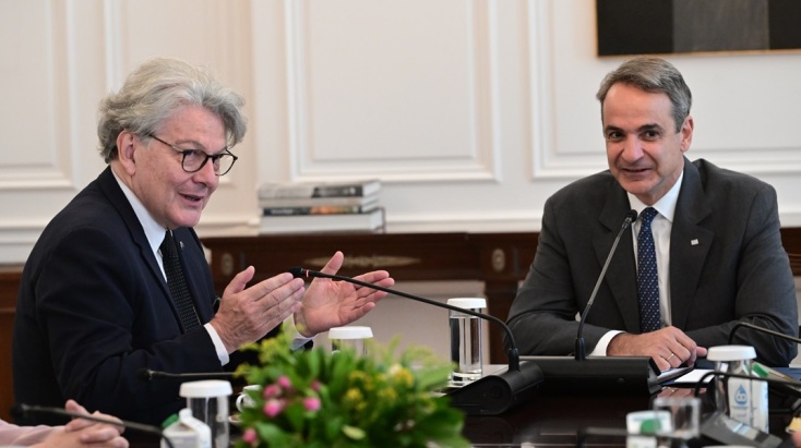 Η συνάντηση του Κυριάκου Μητσοτάκη με τον Ευρωπαίο επίτροπο Τιερί Μπρετόν 