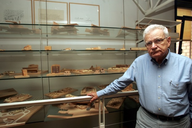 Ο Αλέξανδρος Τομπάζης