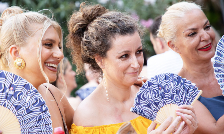 Μύθος: «Παντού υπάρχει ένα "είμαι δίπλα σου"»