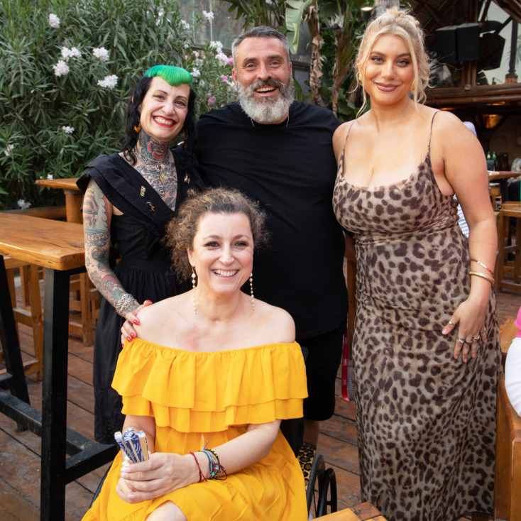 Μύθος: «Παντού υπάρχει ένα "είμαι δίπλα σου"»