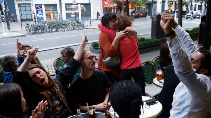 γαλλοι ψηφοφοροι πανηγυριζουν