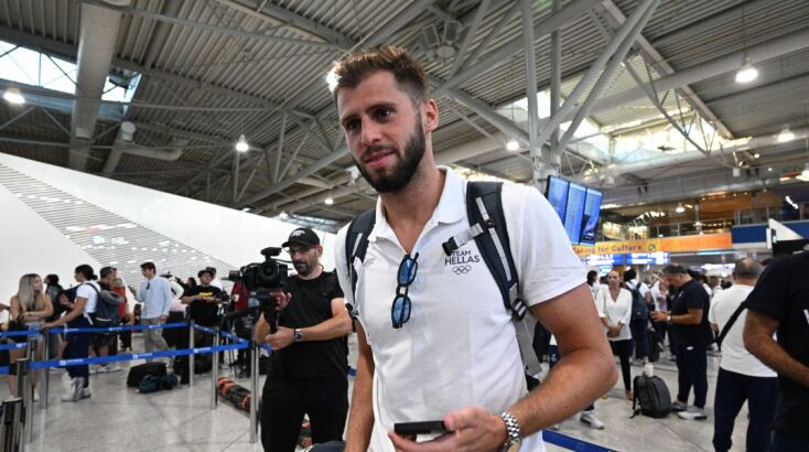 Πετάει για Παρίσι η ελληνική αποστολή 