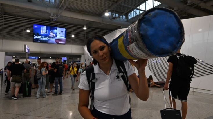 Πετάει για Παρίσι η ελληνική αποστολή 