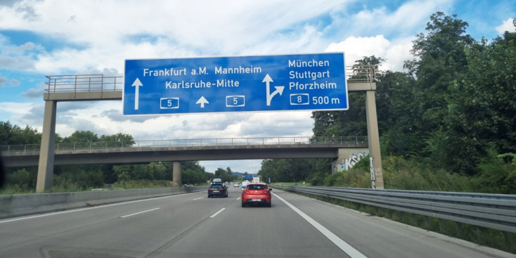 Στη γερμανική Άουτομπαν, καθοδόν προς την Ολλανδία