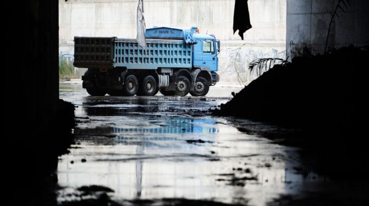 Κηφισός: Εικόνες από την απομάκρυνση μπάζων, σκουπιδιών και βούρκου 