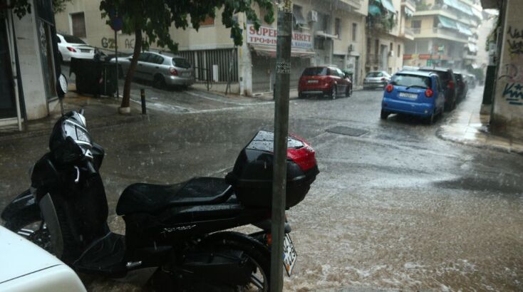 «Χτύπησε» η κακοκαιρία την Αττική
