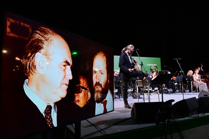 Στιγμιότυπο από τη συναυλία - αφιέρωμα στον Γιάννη Μαρκόπουλο