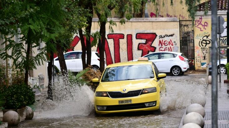 Η κακοκαιρία Atena «χτύπησε» την Αττική