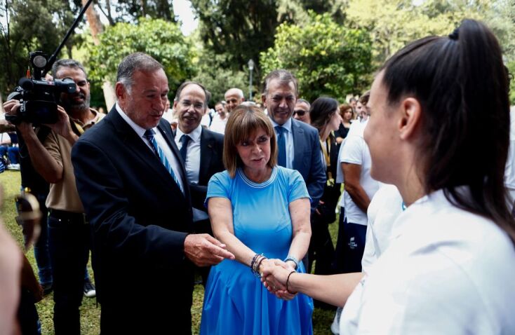 Η Κατερίνα Σακελλαροπούλου υποδέχθηκε στο Προεδρικό Μέγαρο αθλητές που συμμετείχαν στους Ολυμπιακούς και Παραολυμπιακούς Αγώνες του Παρισιού