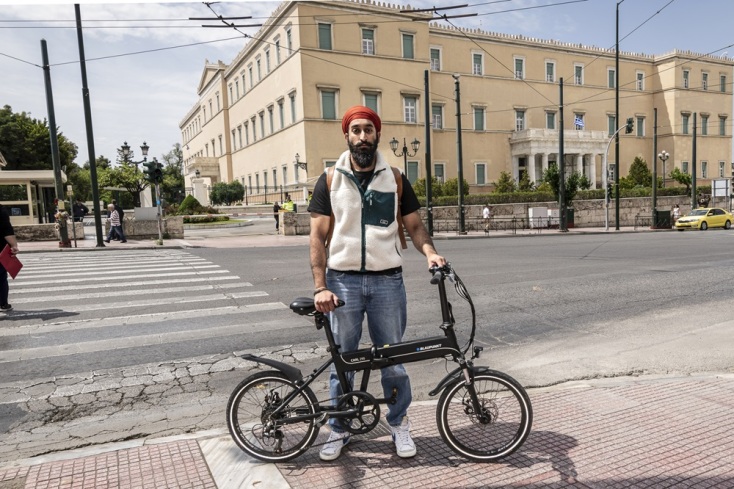 Ο Σπύρος Μπακάλης παρουσιάζει την έκθεση «RIDE ΑΘΕΝΣ» στο ΚΠΣΙΝ