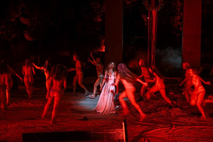 Οι «Βάκχες» του Ευριπίδη, σε σκηνοθεσία Θάνου Παπακωνσταντίνου για 4 τελευταίες παραστάσεις στο Εθνικό