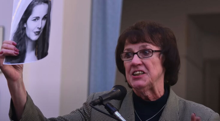 Η μητέρα της Σάνον Σίμπερ στο δικαστήριο