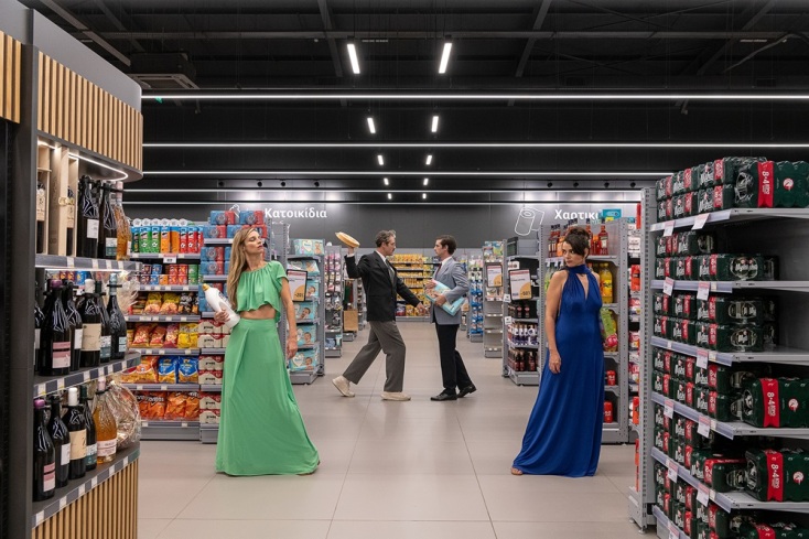 «Ο θεός της σφαγής»  σε σκηνοθεσία Μάνου Βαβαδάκη, στο Θέατρο Πορεία, σε συμπαραγωγή με το ΔΗΠΕΘΕ Κρήτης