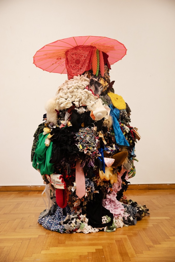 Το έργο «Ταραχές της Πανδώρας» της Αλίκης Παλάσκα από την έκθεση «Waltzing Matilda» στην Γκαλερί Ζουμπουλάκη